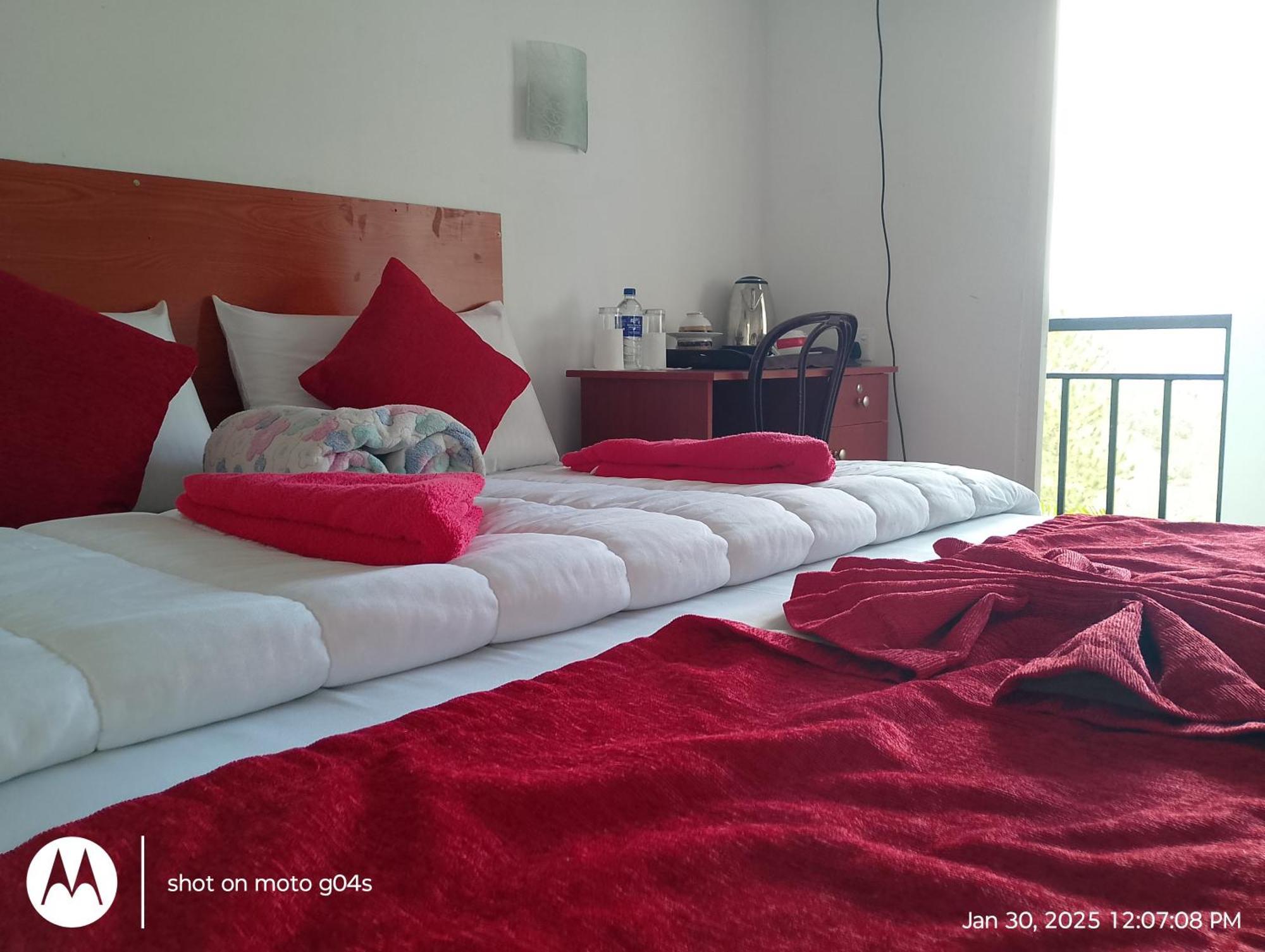 T-More Hotel & Hostel Элла Экстерьер фото